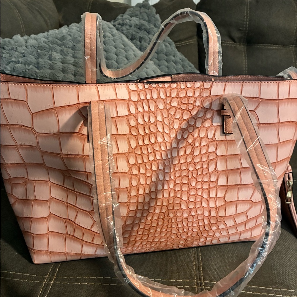 Blush Crocodile Pattern Tote Bag NWT - Picture 2 of 4
